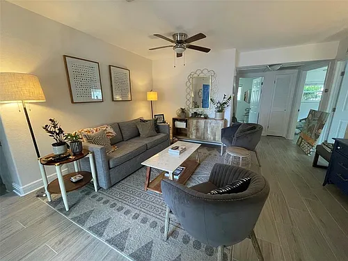 1704 S Lois Ave #1704 Photo 1