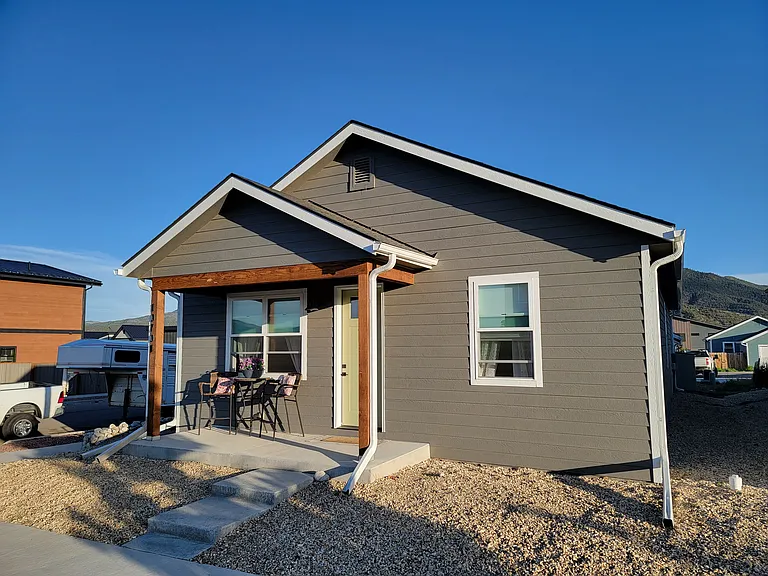 10701 Engelmann Ave — Photo 2