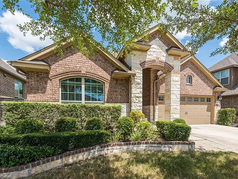 9509 Sydney Marilyn Ln — Photo 1