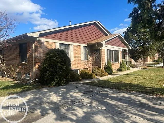 52124 Charleston Ln photo 1