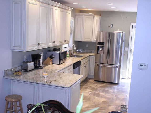 4th image of 188 Mount Joy Ave