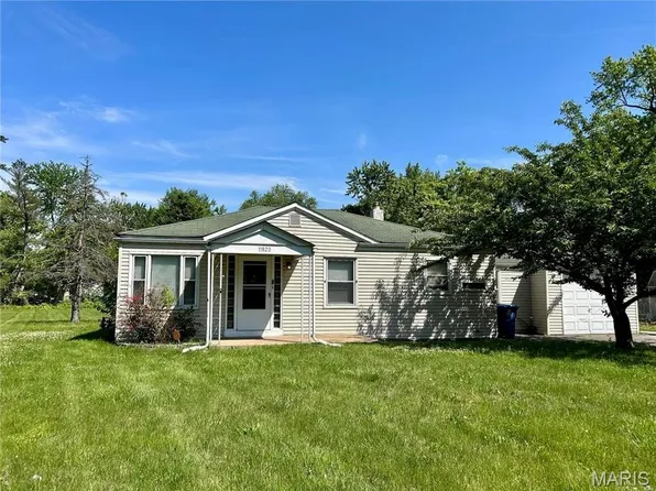 11820 Larimore Rd, Saint Louis, MO 63138