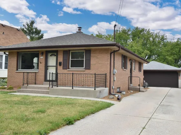 2722 East Denton AVENUE, Saint Francis, WI 53235