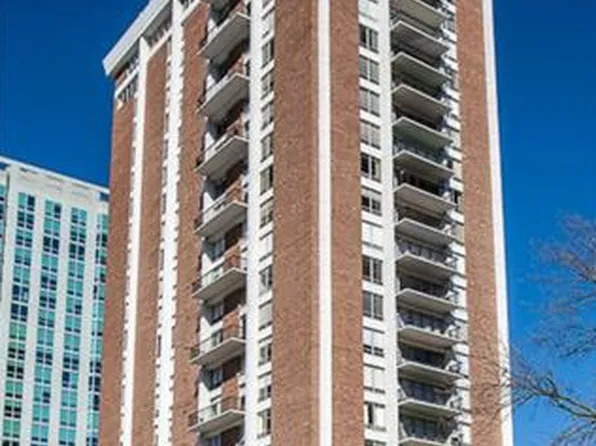 200 S Brentwood Blvd APT 9A, Saint Louis, MO 63105