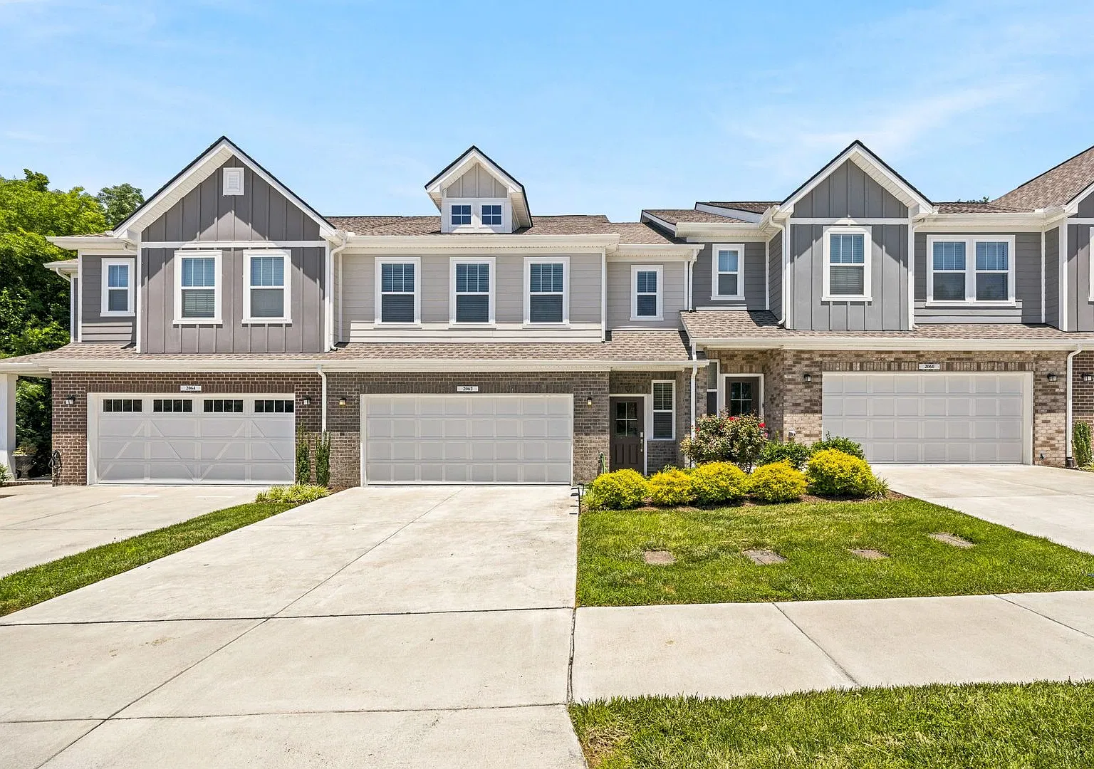 4BR Townhome in the Heart of Franklin — Photo 1
