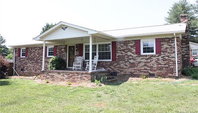 1st image of 702 Athenia Pl