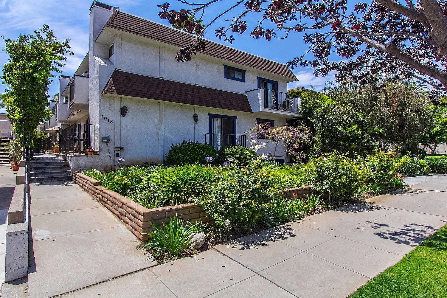 3 bed, 2.5 bath, 1673 sqft, $6,500 — Photo 1