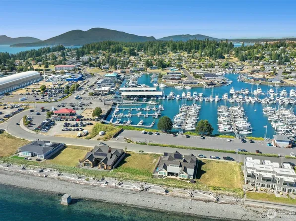 2215 Skyline Way, Anacortes, WA 88221