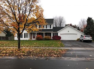 42 Torrey Pine Dr, Rochester, NY 14612