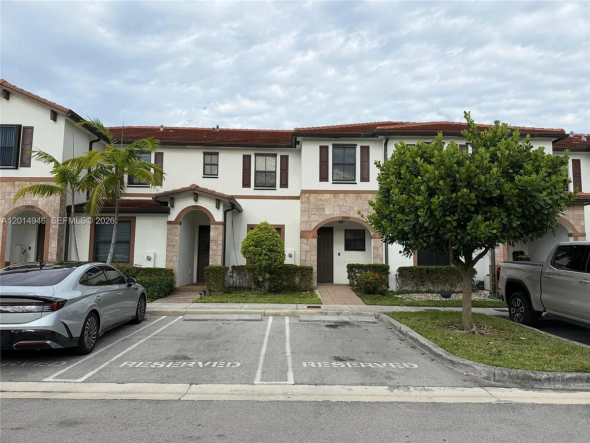 Building Photo - 10606 W 33rd Way #10606