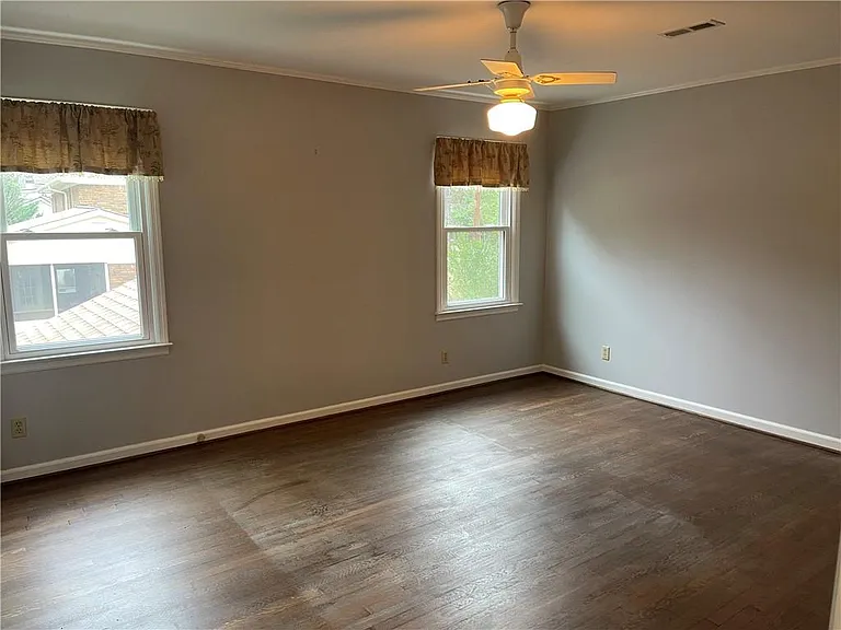 119 Woodlawn Dr NE — Photo 26
