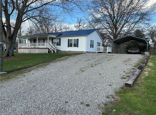 202 Blackbird Dr, Ashton, WV 25503