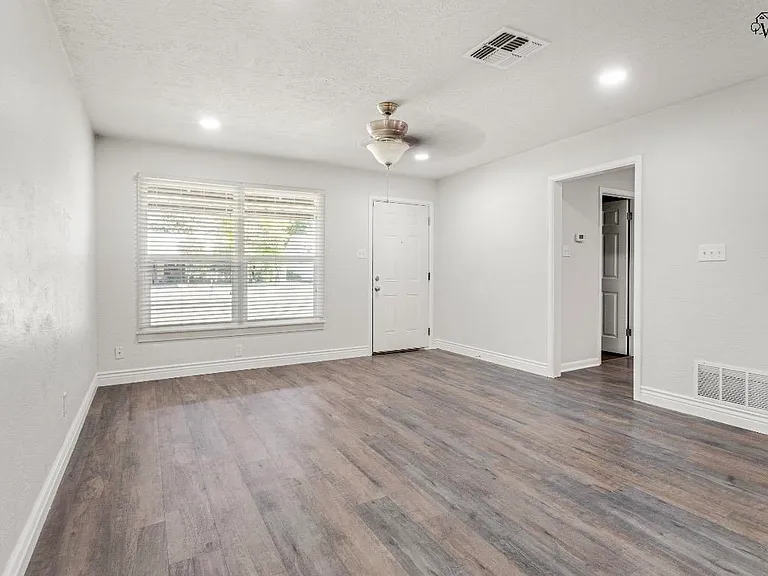 3406 Arthur St — Photo 11