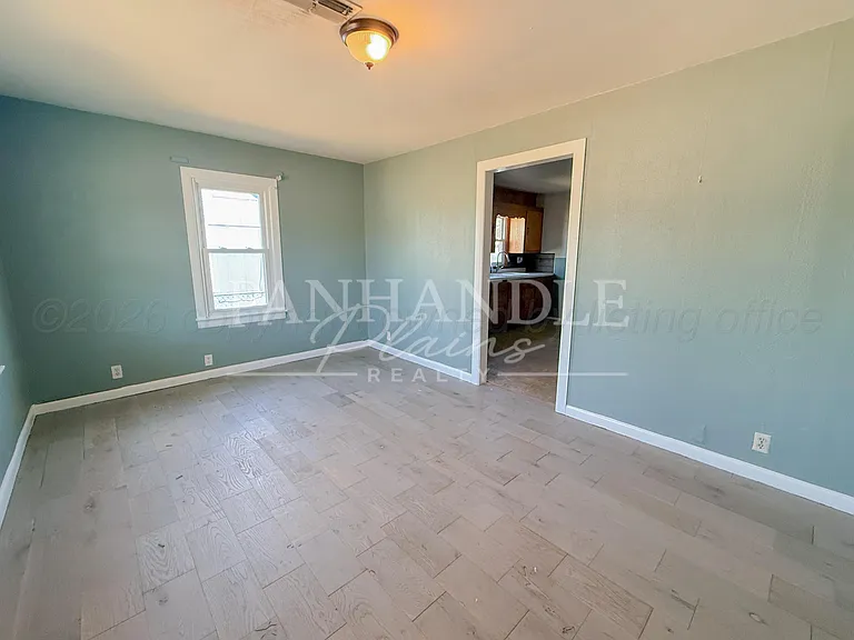 528 Hazel St — Photo 7