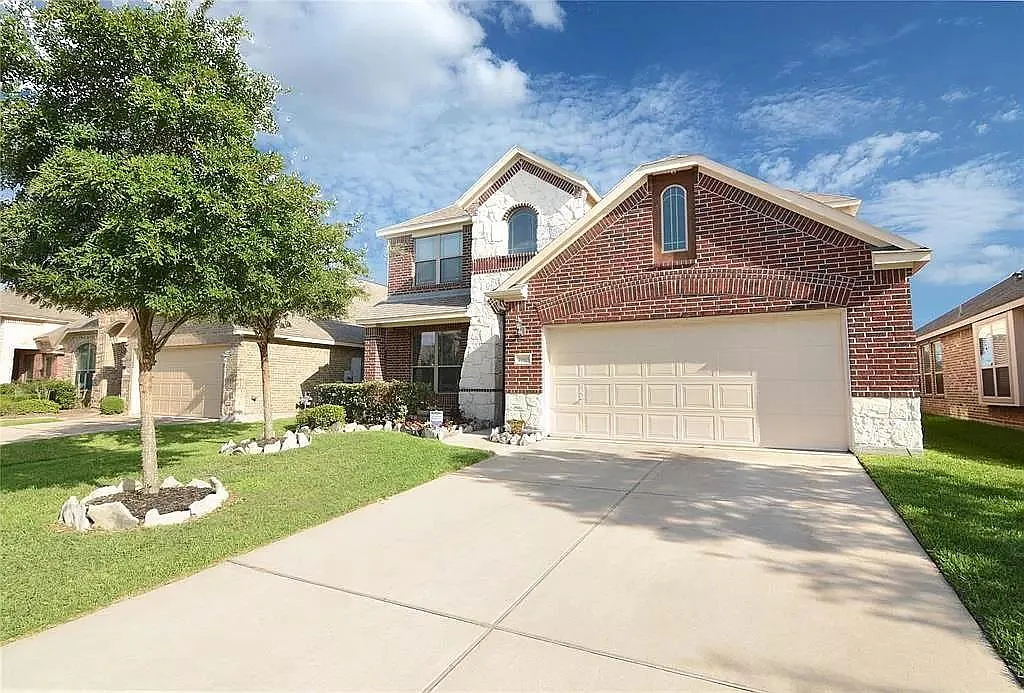 19815 Amber Village Ln — Photo 1