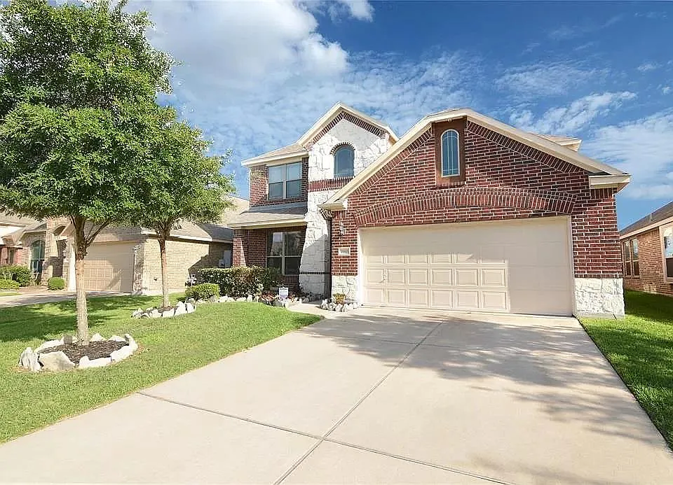19815 Amber Village Ln