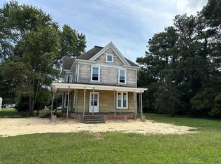 57 Hill St, Onancock, VA 23417