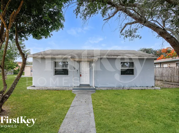 1943 Thomas St, Hollywood, FL 33020