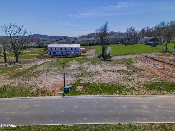 7 Dry Kiln Ct, Johnson City, TN 37615
