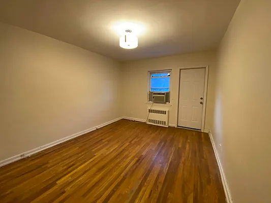 Rented by Amorelli Realty | media 8