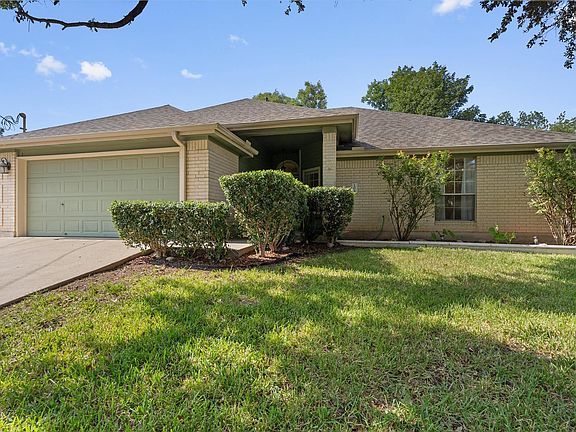 4th image of 104 Susana Dr