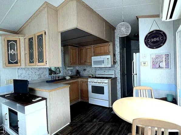 14 Trout Stream Cir, Waynesville, NC 28785