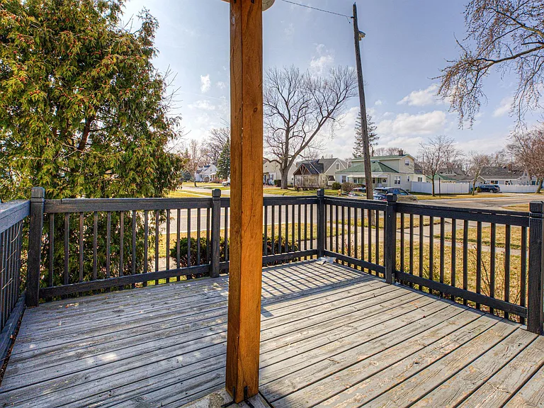 2618 Phillips Ave — Photo 3