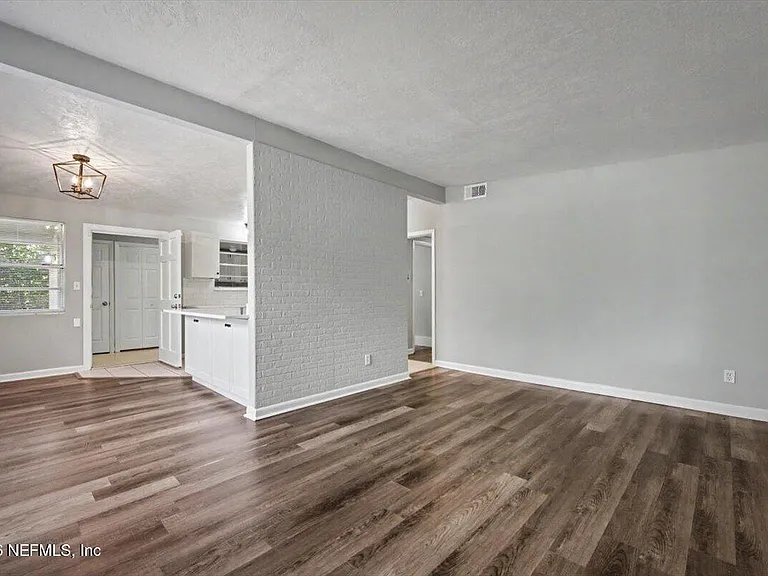 7010 Arques Rd — Photo 12