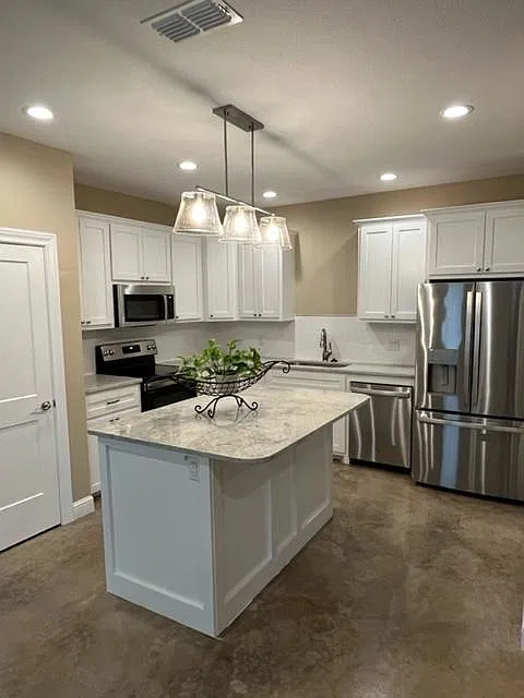 3 bed, 1478 sqft, $2,100 — Photo 3