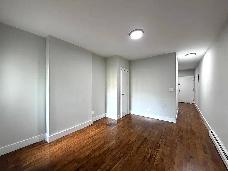 357 Sumpter St #1R — Photo 5