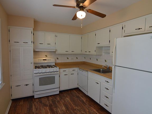 2nd image of 1052 W Hawley St