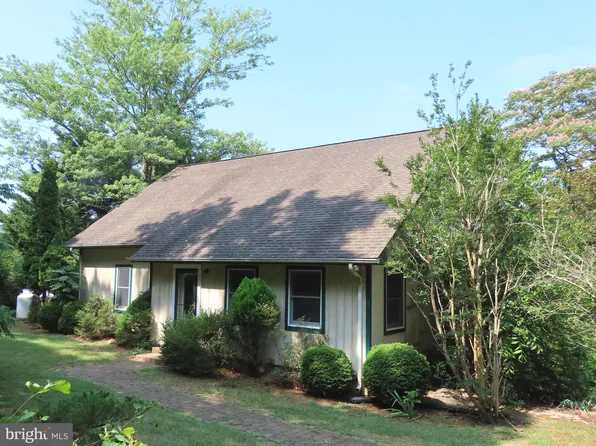 479 Dearing Rd, Huntly, VA 22640