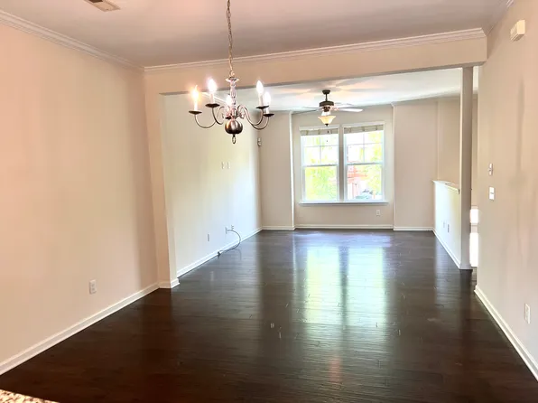 1006 Summerhouse Rd, Cary, NC 27519