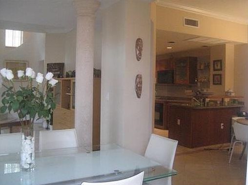 4th image of 18390 NE 30th Ct #18390