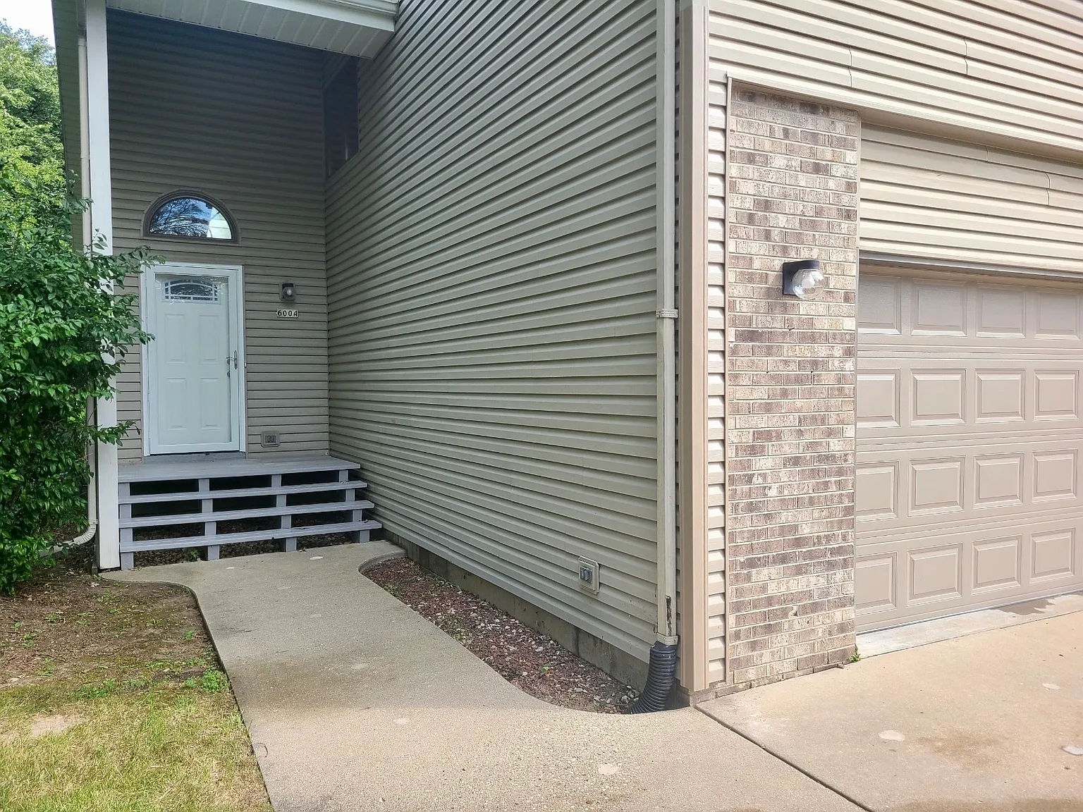 600 Lisbon Rd — Photo 2
