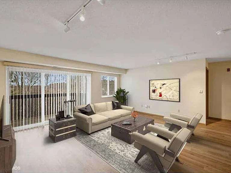Lakewood Place Apartments — Photo 4