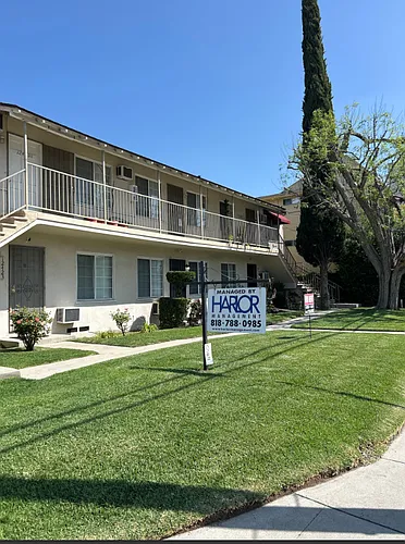 12421 1/2 Oxnard St Photo 1