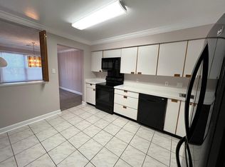19 Friendswood Ct UNIT B, Baltimore, MD 21209