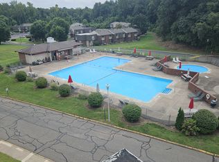 233 High Path Rd, Windsor, CT 06095