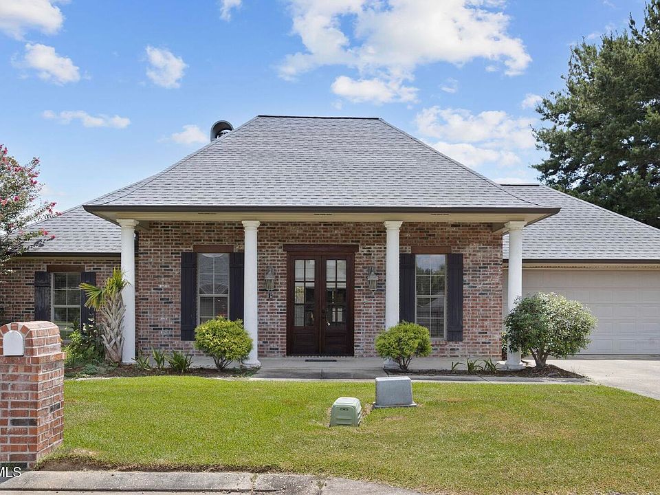 1st image of 118 Greenside Ct