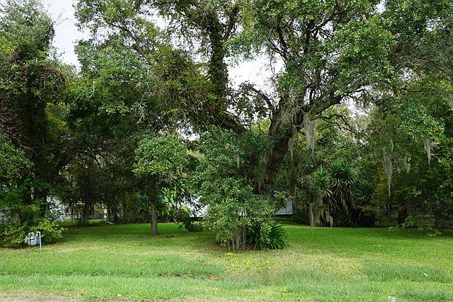 1st image of 111 Dutch Lake Ct