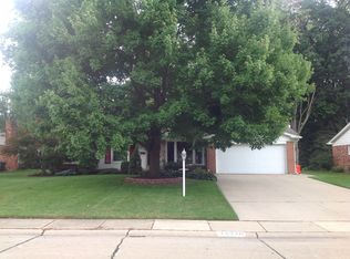 33220 Myrna Ct, Livonia, MI 48154