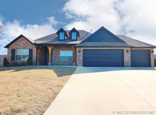 33026 E 146th St S, Coweta, OK 74429