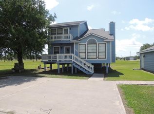 397 Bayview Dr, Palacios, TX 77465