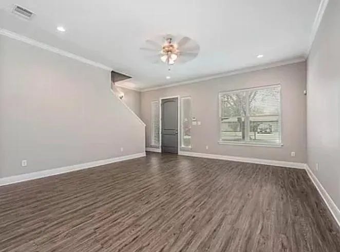 5 bed, 2421 sqft, $4,500 — Photo 3