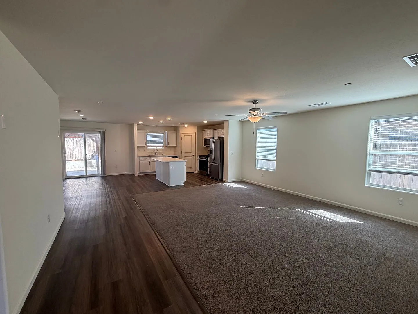 Beautiful home for rent in Tulare! — Photo 2