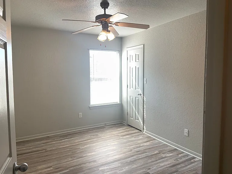 4707 John David Dr — Photo 7
