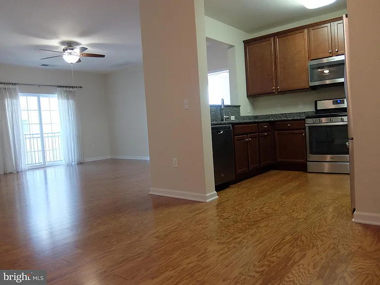 1132 Halifax Pl — Photo 8