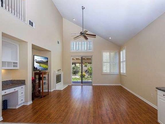 4th image of 36252 Bur Oaks Ave