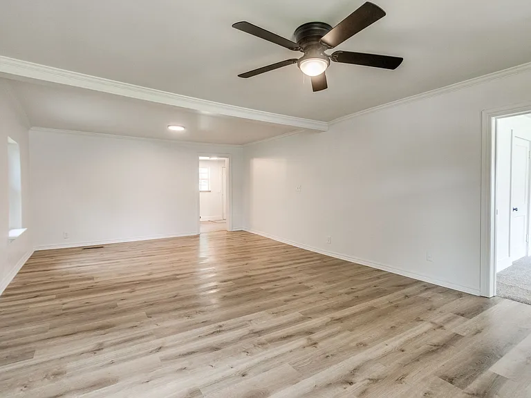 425 E Eufaula St — Photo 4